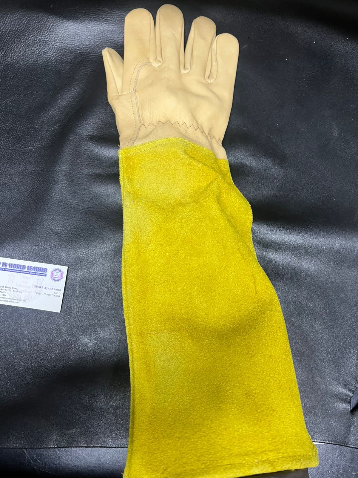 Two-Tone Gauntlet Glove