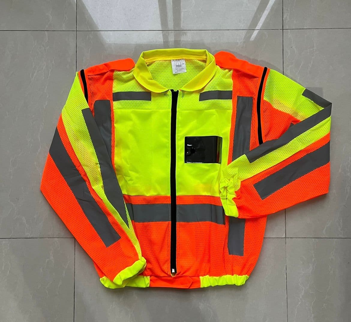 Two-tone high-visibility workwear jacket